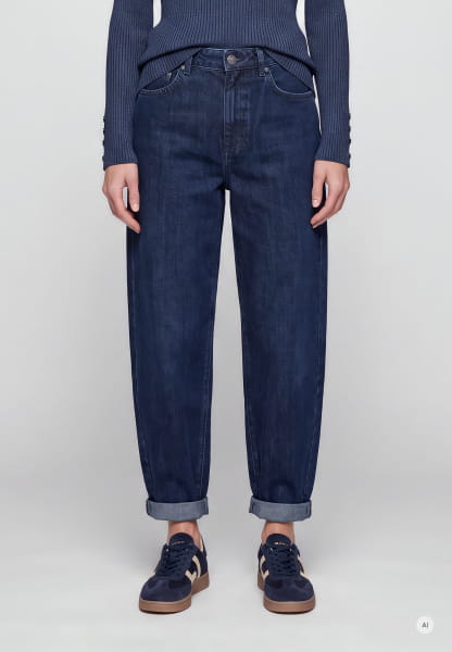 Barrel jeans with rhinestones
