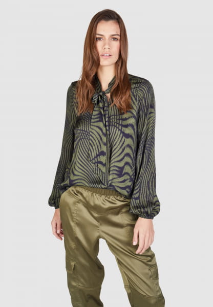 Flared blouse with abstract line print