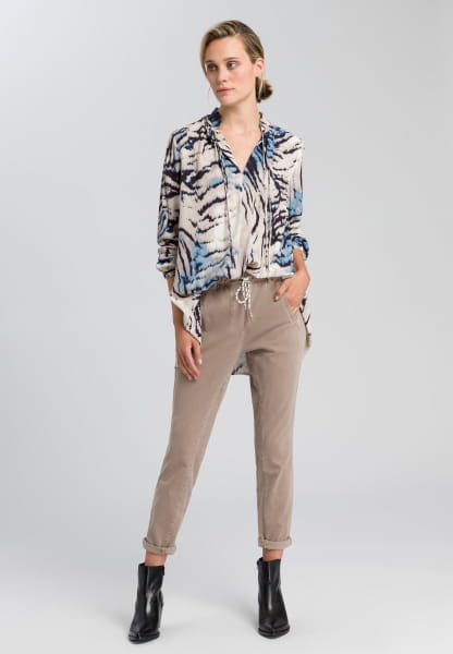 Blouse with abstact animal print