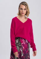 Sweater with slit hem