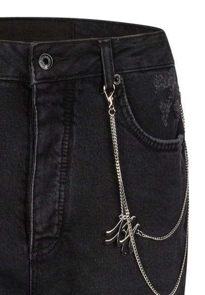 Cropped Mom Jeans aus Black Denim mit Schmuckkette
