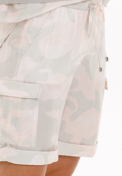 Shorts with camouflage design