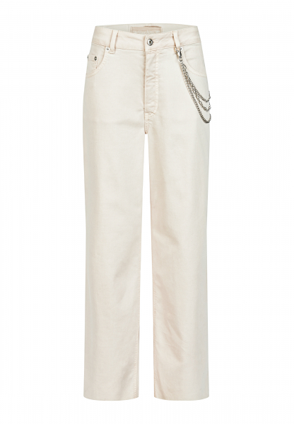 Cropped mom trousers with jewellery chain
