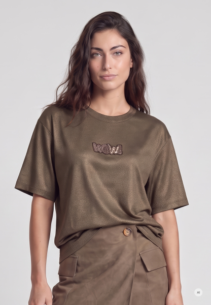Shirt with lettering made of pearls and sequins