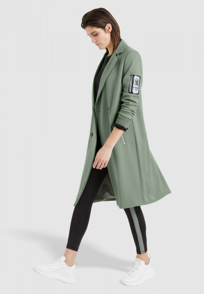 Sporty coat made from aasy-care material